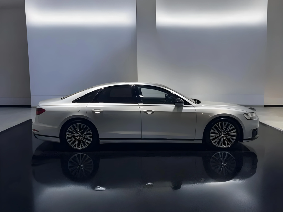 Audi A8 3.0 TDI SPORTPAKET quattro (2)