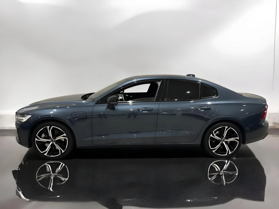 Volvo S60 T8 Recharge AWD Ultimate Dark (2)