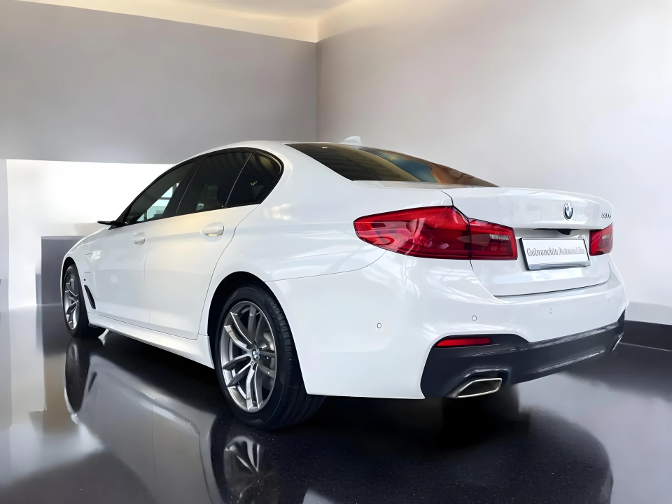 BMW Seria 5 530e M-Sport - foto 6