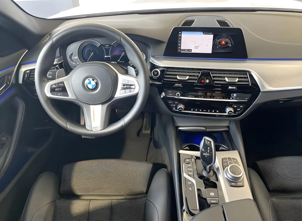 BMW Seria 5 530e M-Sport - foto 14