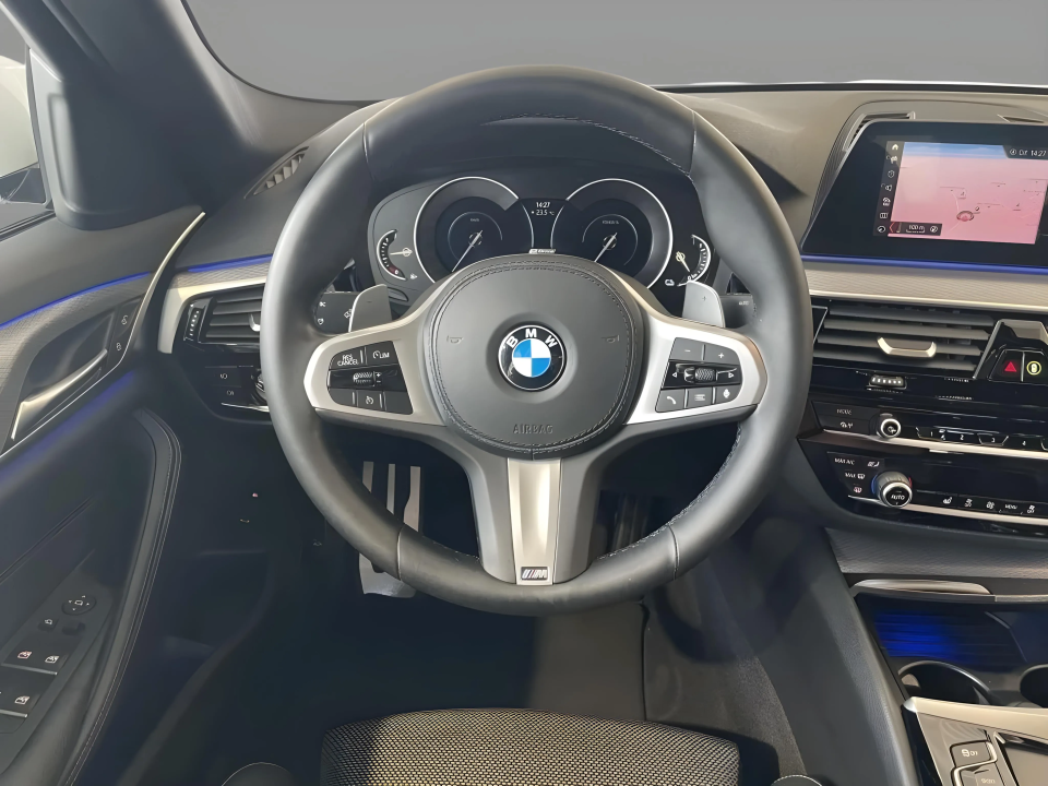 BMW Seria 5 530e M-Sport - foto 15