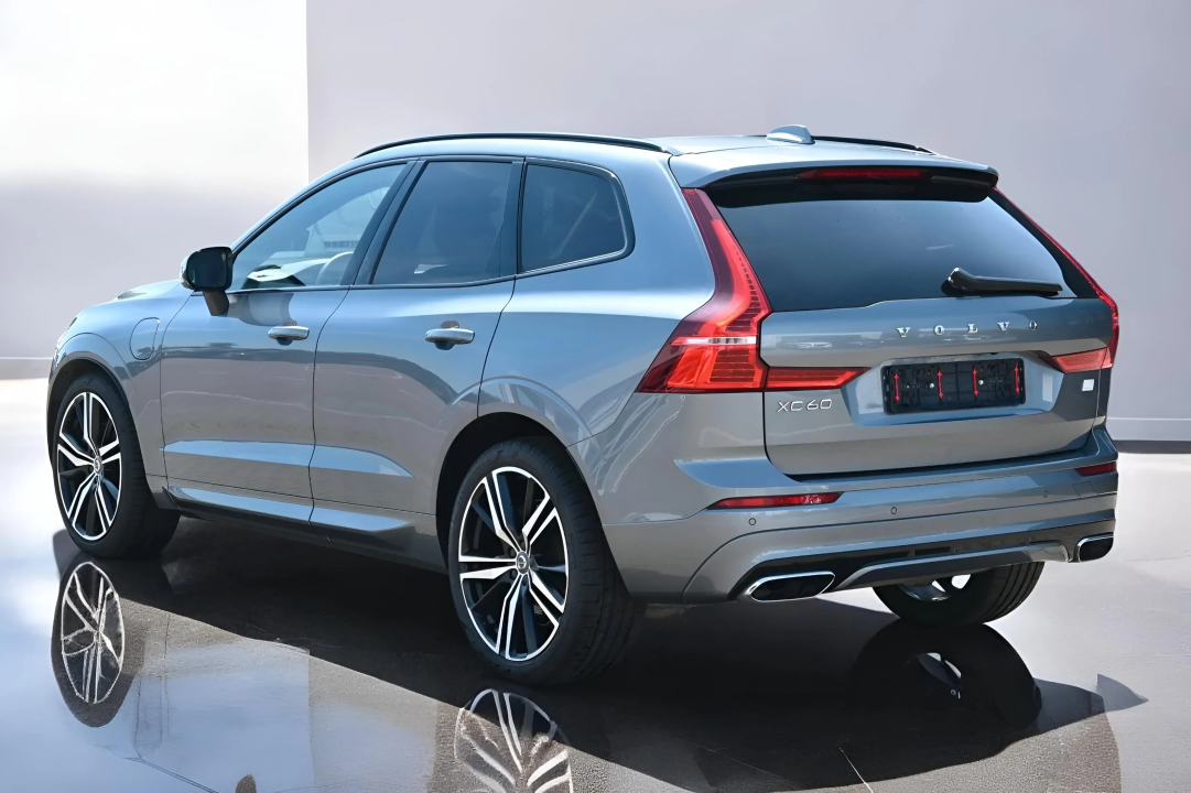 Volvo XC 60 T8 Recharge AWD R-Design (3)