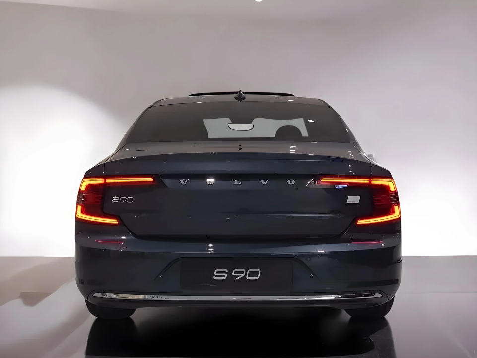 Volvo S90 T8 Recharge AWD Plus Bright (2)