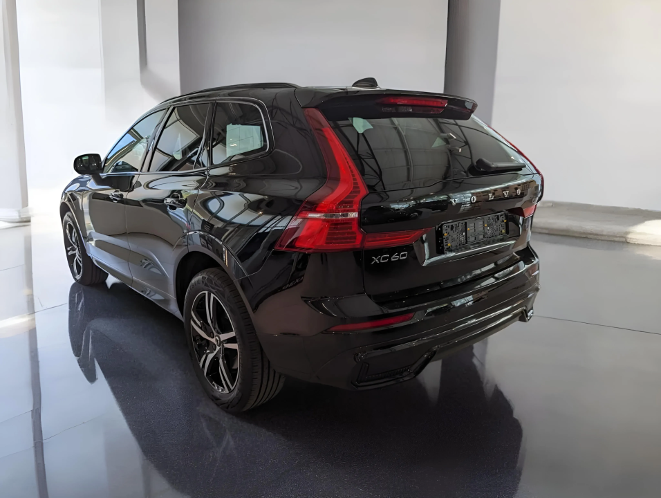 Volvo XC 60 B4 FWD R-Design (4)