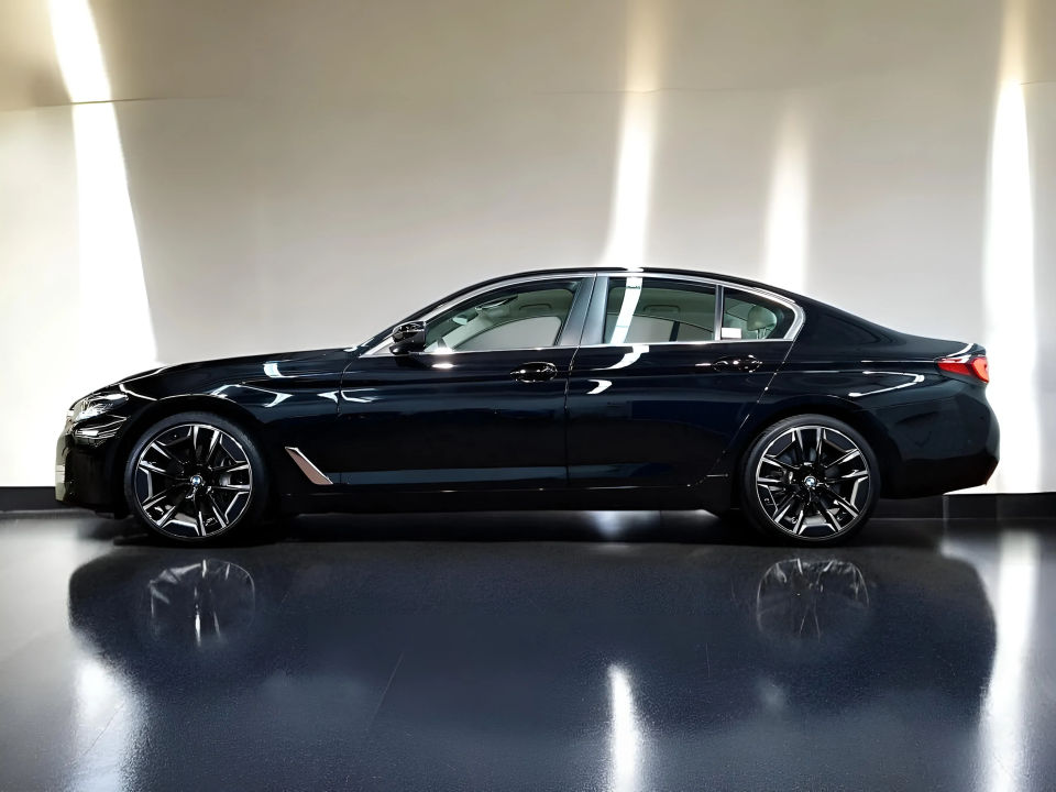 BMW Seria 5 540d xDrive (2)