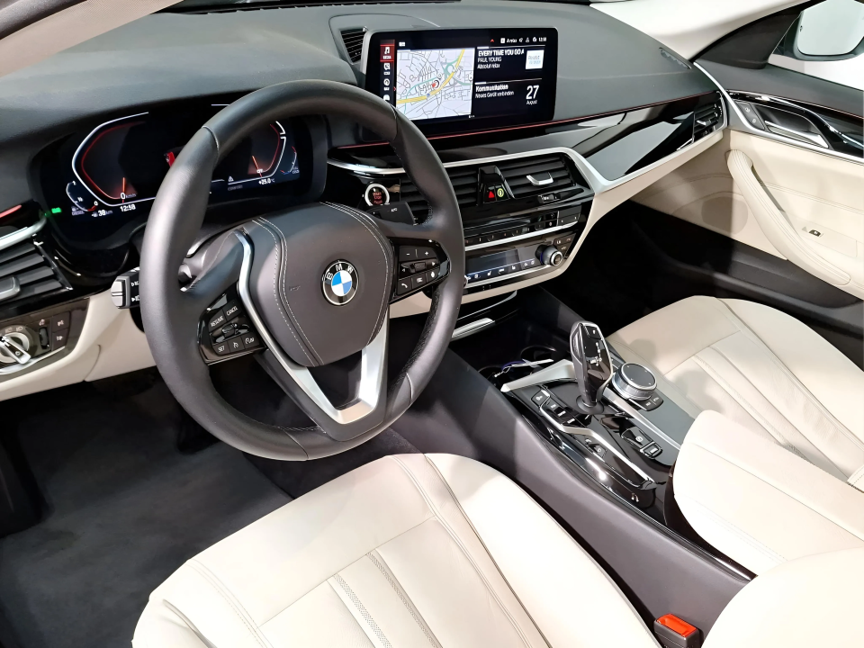 BMW Seria 5 540d xDrive - foto 6