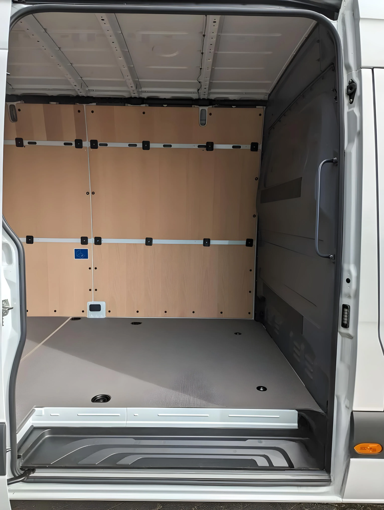 Mercedes-Benz Sprinter Box III 319 CDI - foto 11