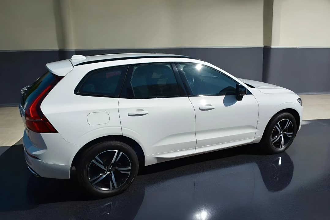 Volvo XC 60 B4 AWD R-Design (4)