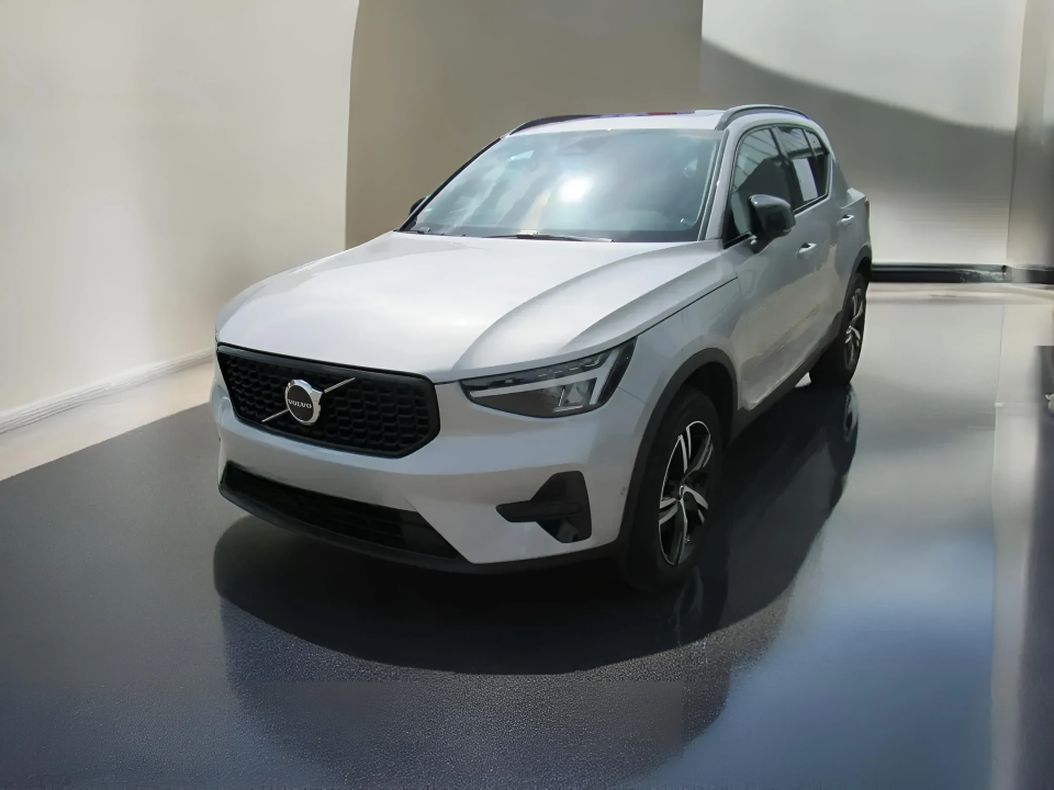 Volvo XC 40 B4 MHEV Plus Dark (3)