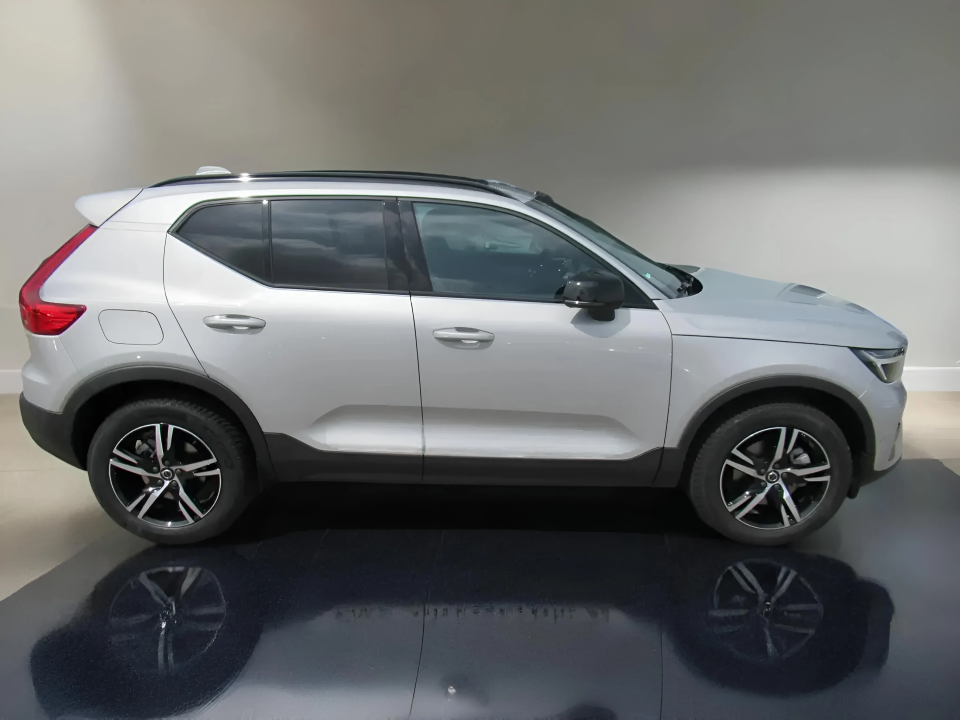 Volvo XC 40 B4 MHEV Plus Dark (2)