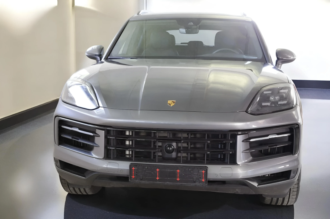 Porsche Cayenne (4)