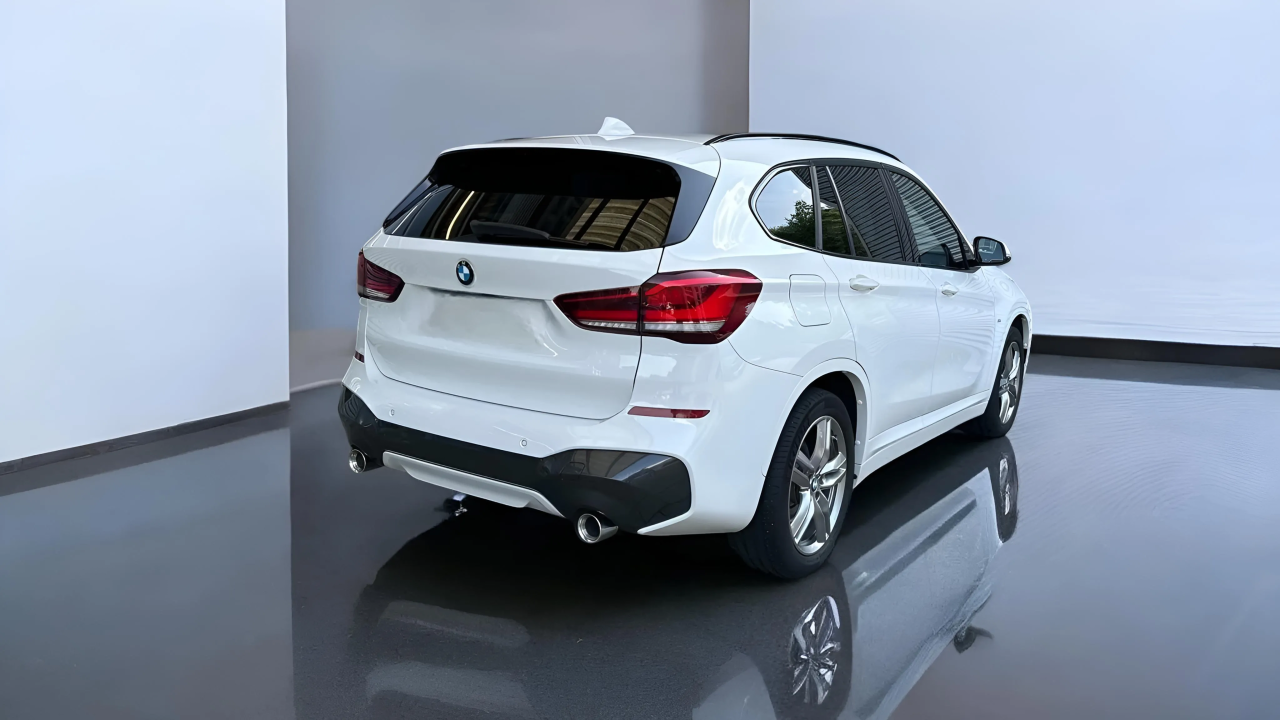 BMW X1 xDrive18d M-Sport (2)