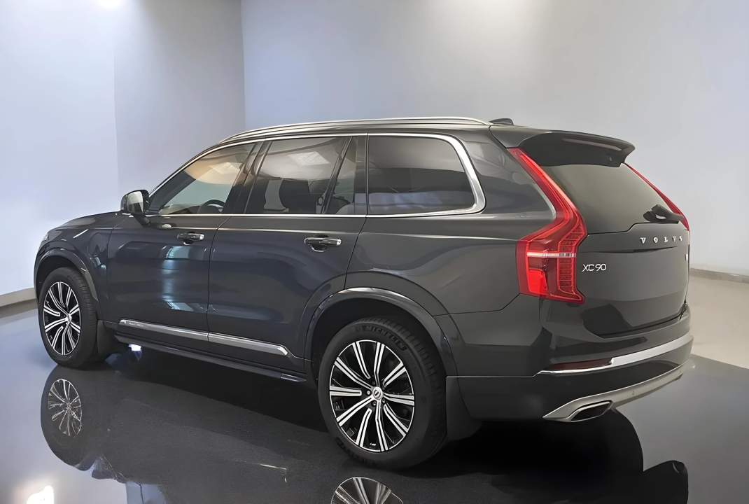 Volvo XC 90 T8 Recharge Inscription (3)