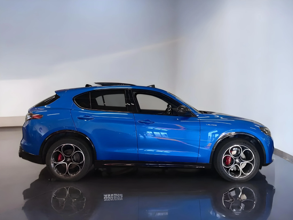 Alfa Romeo Stelvio Veloce 2.0 Turbo 16V Q4 (2)