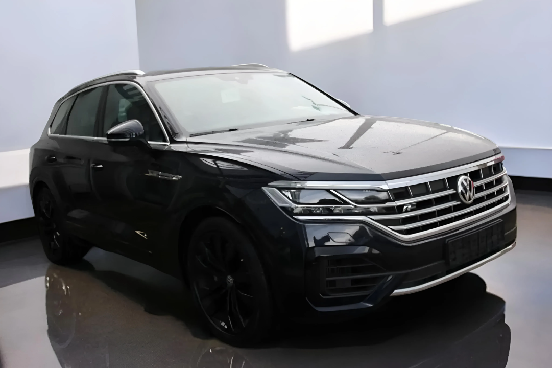 Volkswagen Touareg 3.0TSI 4MOTION R-LINE (1)