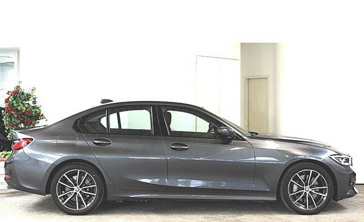 BMW Seria 3 Sedan 330e (292 CP) Plug-in Hybrid Steptronic (4)