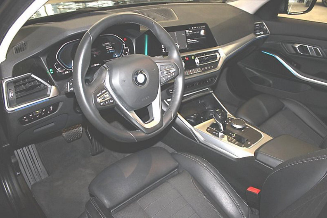 BMW Seria 3 Sedan 330e (292 CP) Plug-in Hybrid Steptronic (5)