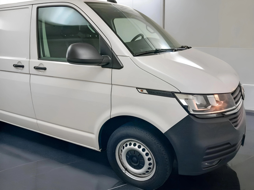 Volkswagen T6.1 Transporter 2.0 TDI (3)