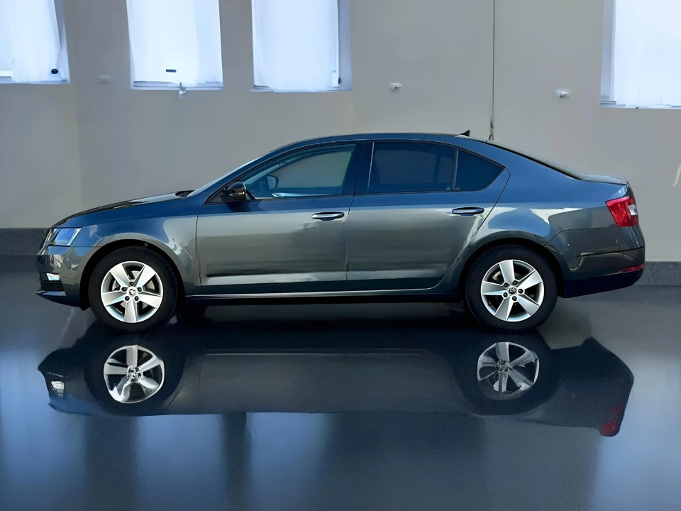 Skoda Octavia 1.5 TSI DSG Ambition (2)