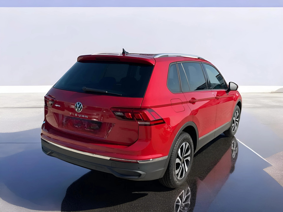 Volkswagen Tiguan 2.0 TDI DSG ACTIVE (2)