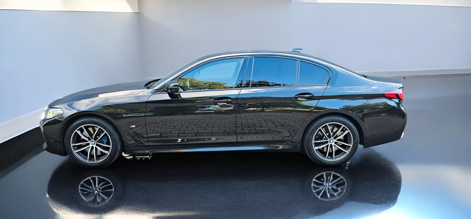 BMW Seria 5 530d xDrive M-Sport (5)