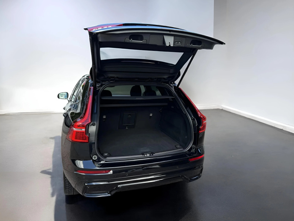 Volvo XC 60 B4 MHEV FWD R-Design (4)