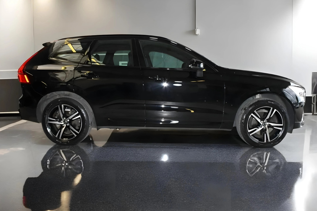 Volvo XC 60 B4 AWD R-Design (2)