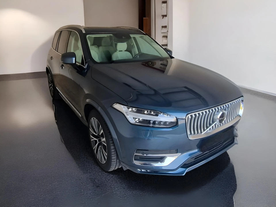 Volvo XC 90 D5 AWD Inscription (1)