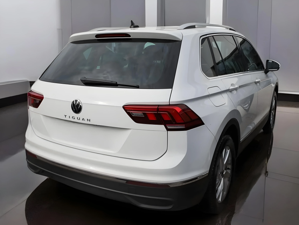 Volkswagen Tiguan 1.5 TSI Move (2)