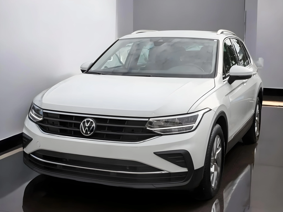 Volkswagen Tiguan 1.5 TSI Move (1)