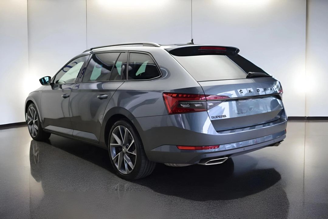 Skoda Superb Combi 2.0 TSI 4x4 DSG Sportline - foto 6