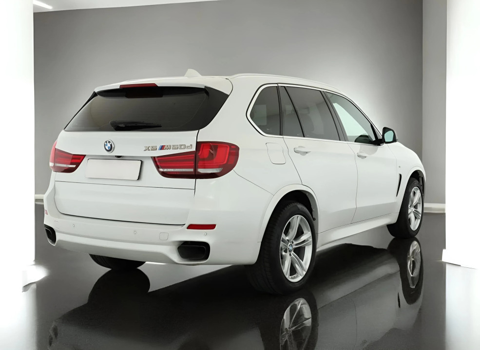 BMW X5 M50d (5)