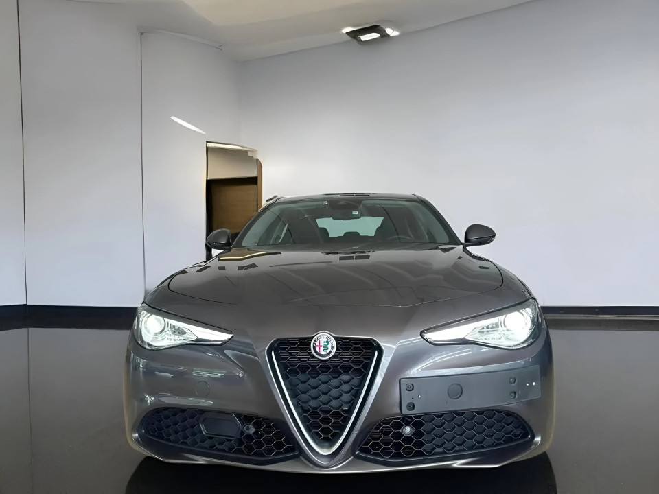 Alfa Romeo Giulia 2.2 (2)