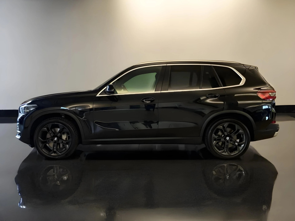 BMW X5 xDrive45e (2)