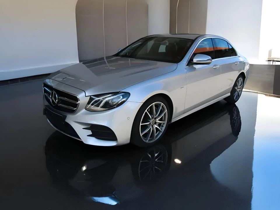 Mercedes-Benz E 220 d AMG Line