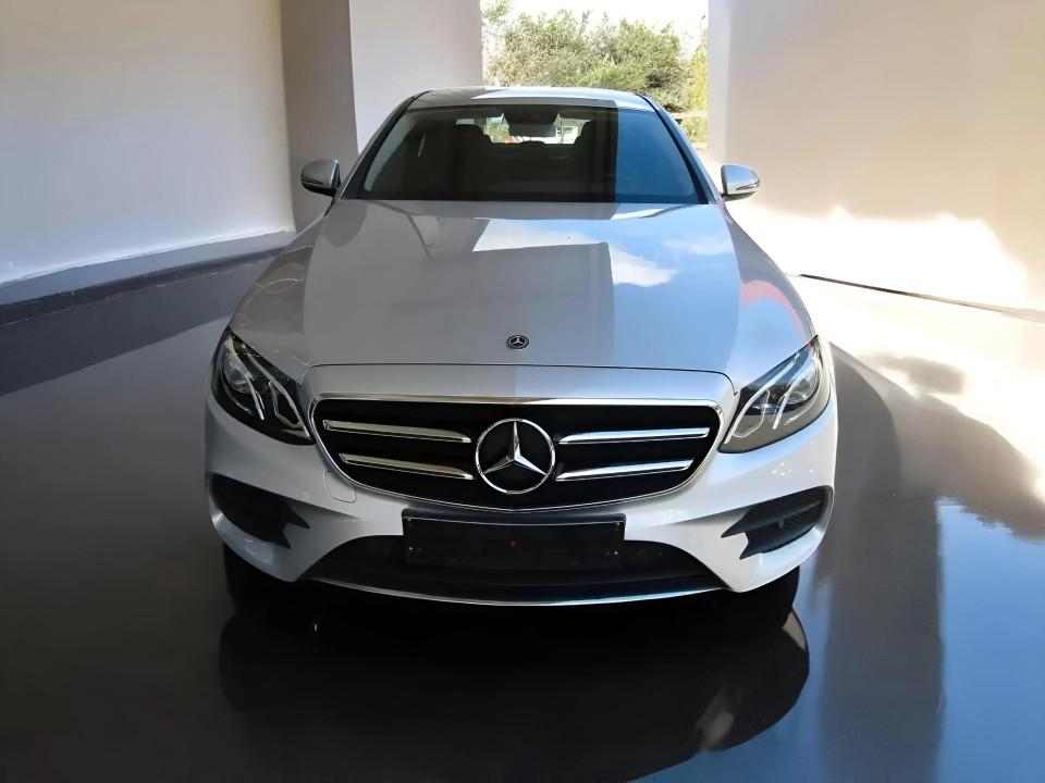 Mercedes-Benz E 220 d AMG Line (2)