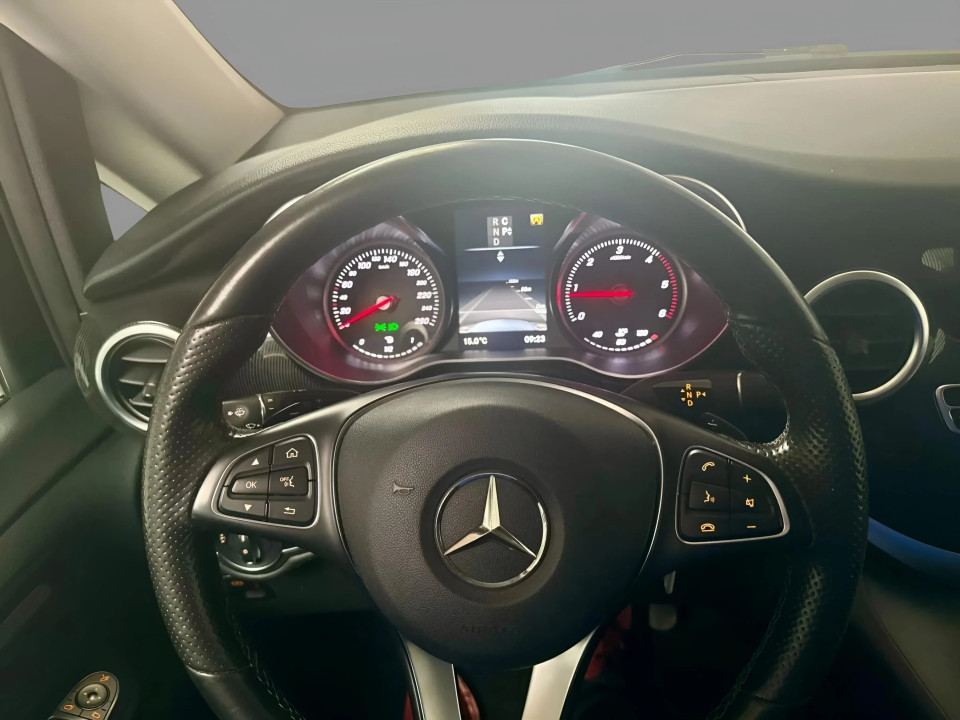 Mercedes-Benz V 220 CDI DISTRONIC Sport - foto 10