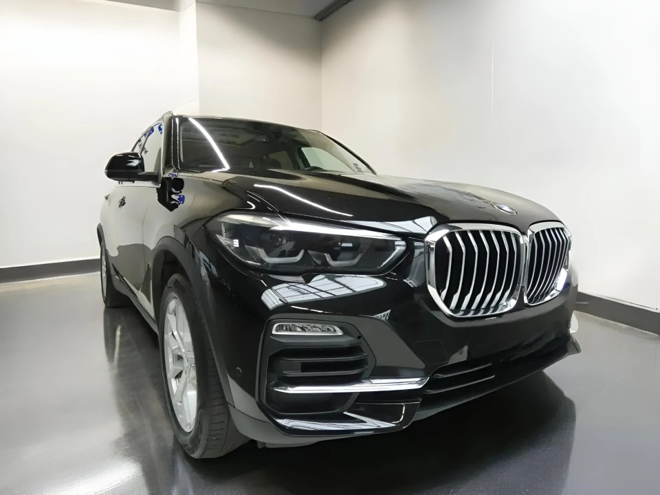 BMW X5 xDrive 45e (1)