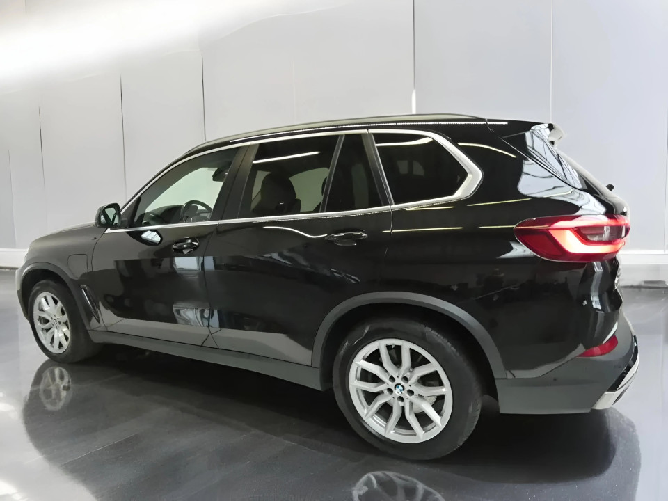 BMW X5 xDrive 45e (5)