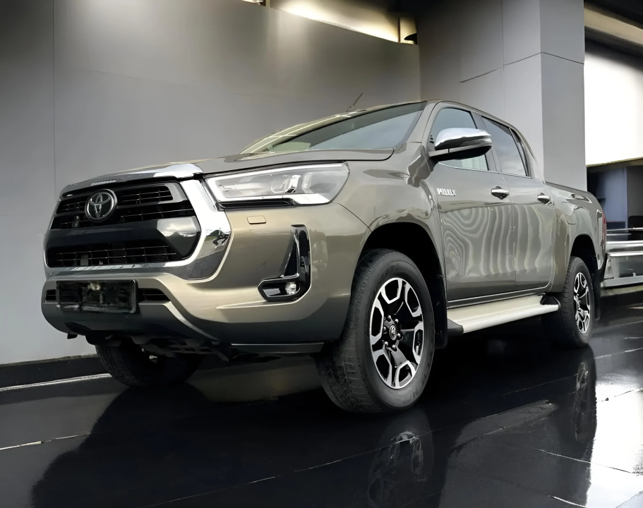 Toyota Hilux Double Cab 2.8D - foto 8