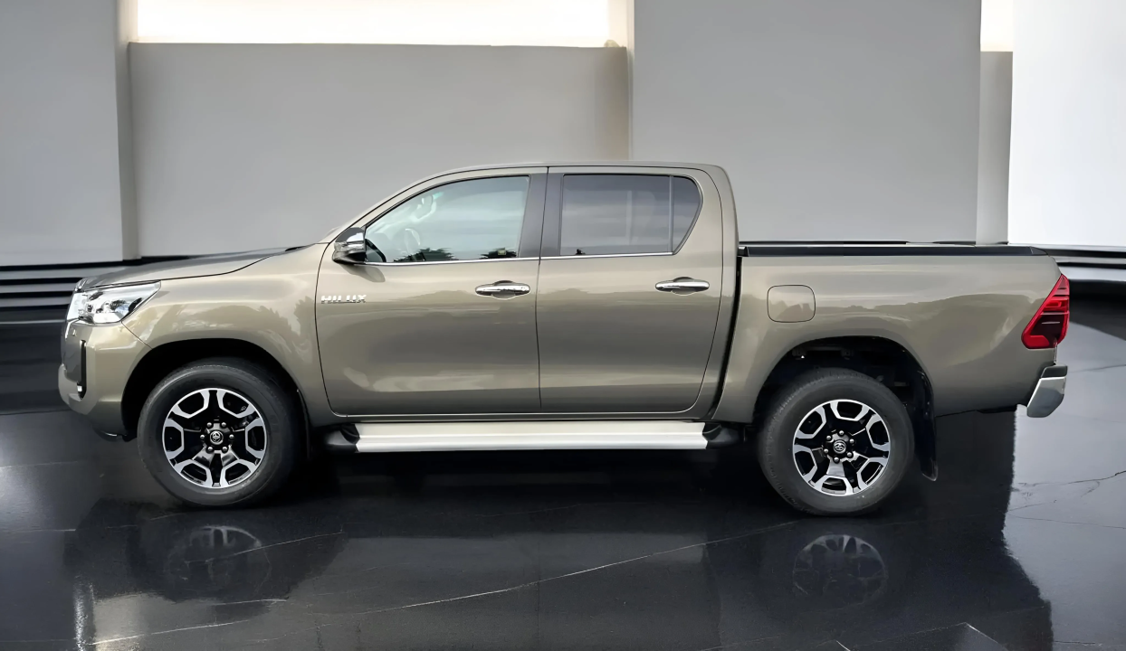 Toyota Hilux Double Cab 2.8D - foto 6