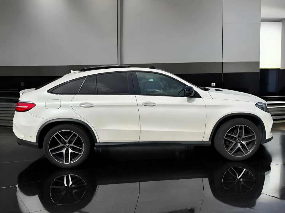 Mercedes-Benz GLE Coupe 350d 4MATIC AMG Line (2)