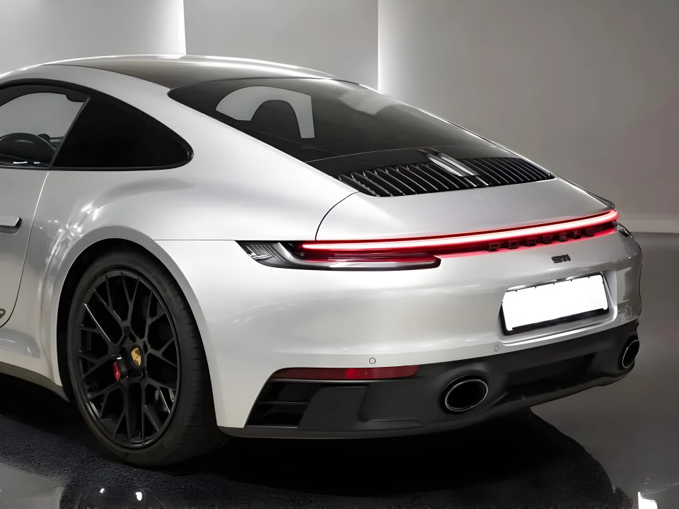 Porsche 911 Carrera GTS (992 I) - foto 11