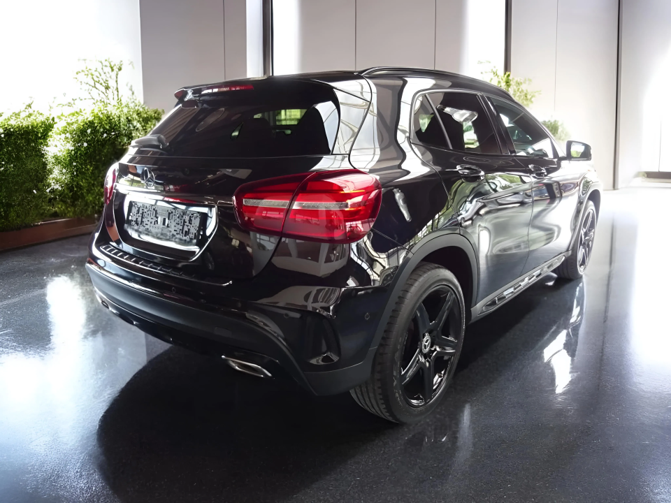 Mercedes-Benz GLA 220 4MATIC (4)