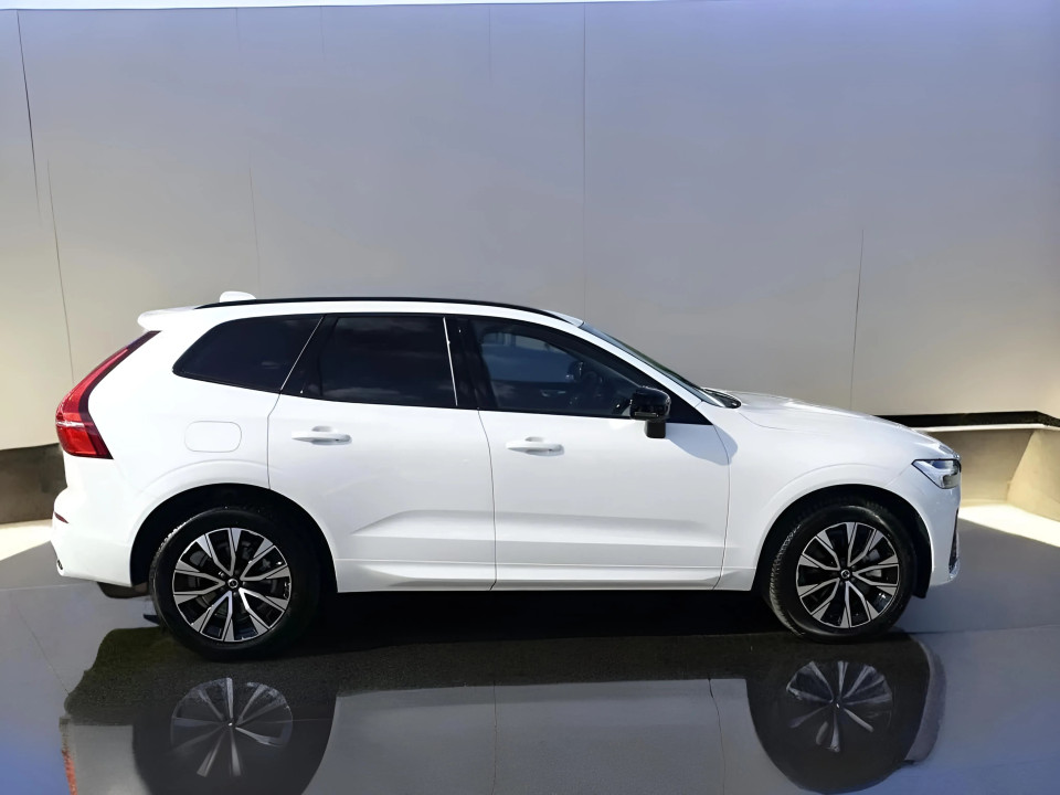 Volvo XC 60 B4 AWD MHEV Plus Dark (2)