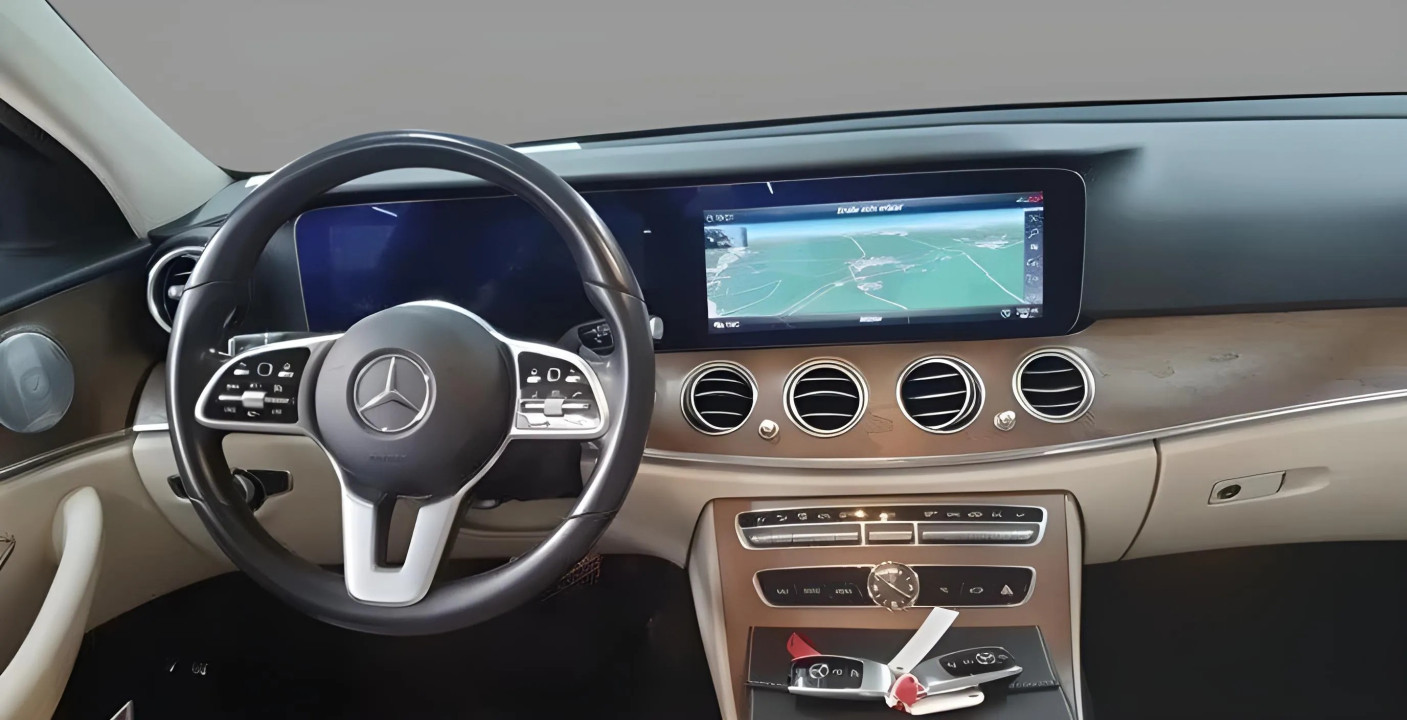 Mercedes-Benz E 220d 4MATIC Avantgarde - foto 6