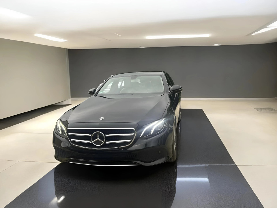 Mercedes-Benz E 220d Avantgarde - foto 6