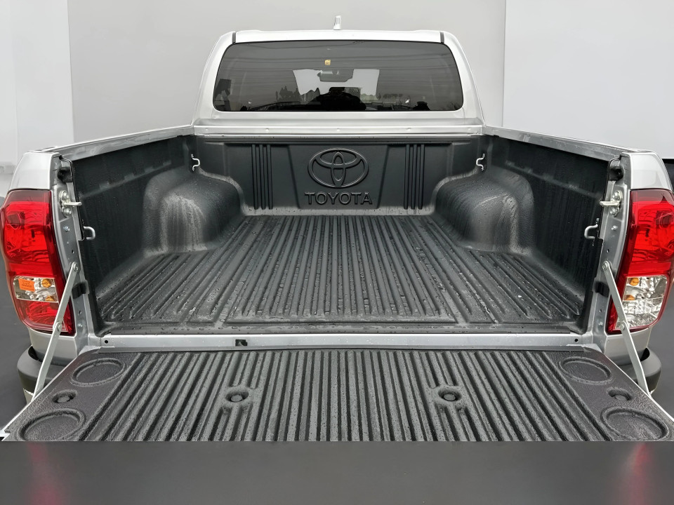 Toyota Hilux 2.4D 6MT Comfort - foto 13