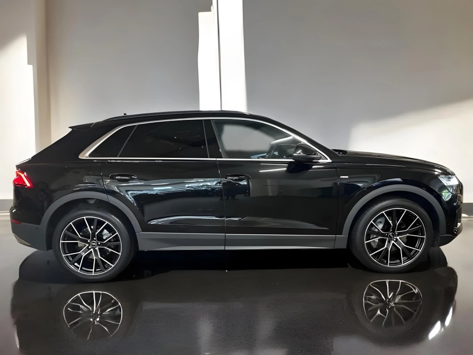 Audi Q8 55TFSI quattro tiptronic S-Line (2)