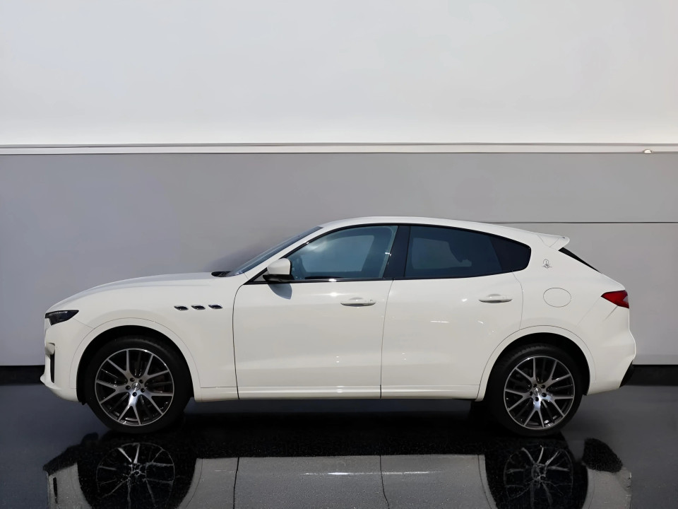 Maserati Levante GTS Q4 (2)